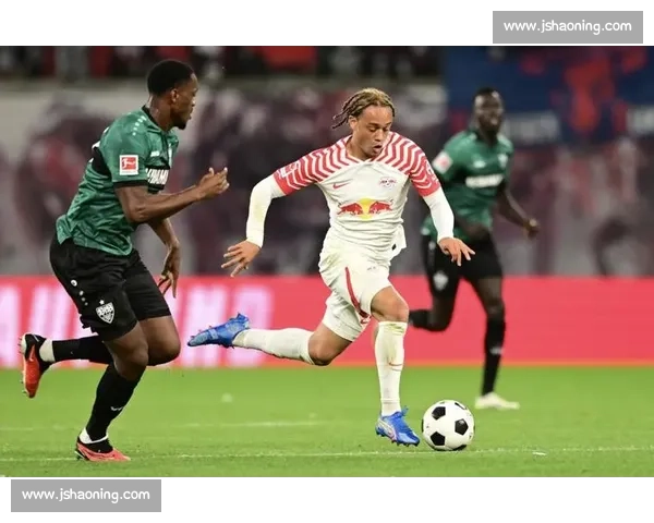 哈维 - 西蒙斯转会遇冷：莱比锡标价 7000 万欧仍无人问津