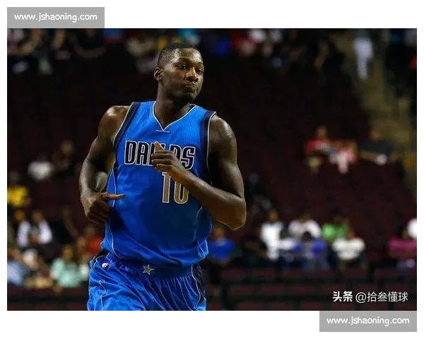 火箭 4 年 5300 万签约芬尼 - 史密斯 全额中产锁定 3D 锋线