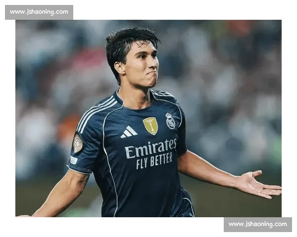 莱昂纳多:ICU 母亲见证抽筋绝杀!世俱杯逆境中的孝子传奇